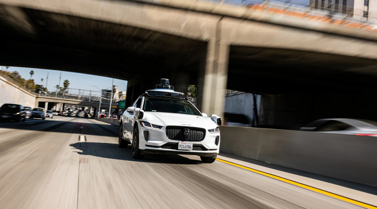 Waymo launches driverless highway Robotaxi service: The "holy grail" of autonomous driving technology – challenges and breakthroughs.